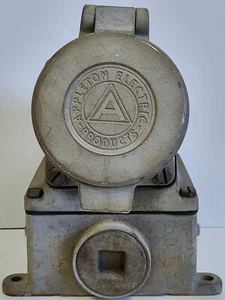 Appleton ADR1044 Powertite 100 A 600V Receptacle with Elbow and Junction Box - Picture 1 of 6