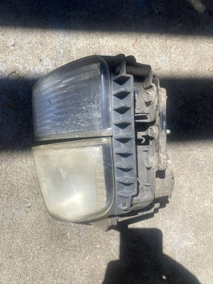 Luz de estacionamiento/esquina del conductor antiniebla para 97-00 Infiniti QX4 22720734 Foto 1 de 4