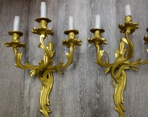1 Paire d’appliques bronze 3 lumières electrifiées à décor de rinceaux bronze - Picture 1 of 9