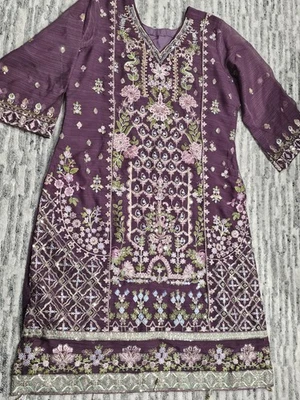 Salwar Kameez Suit - Image 1 of 4