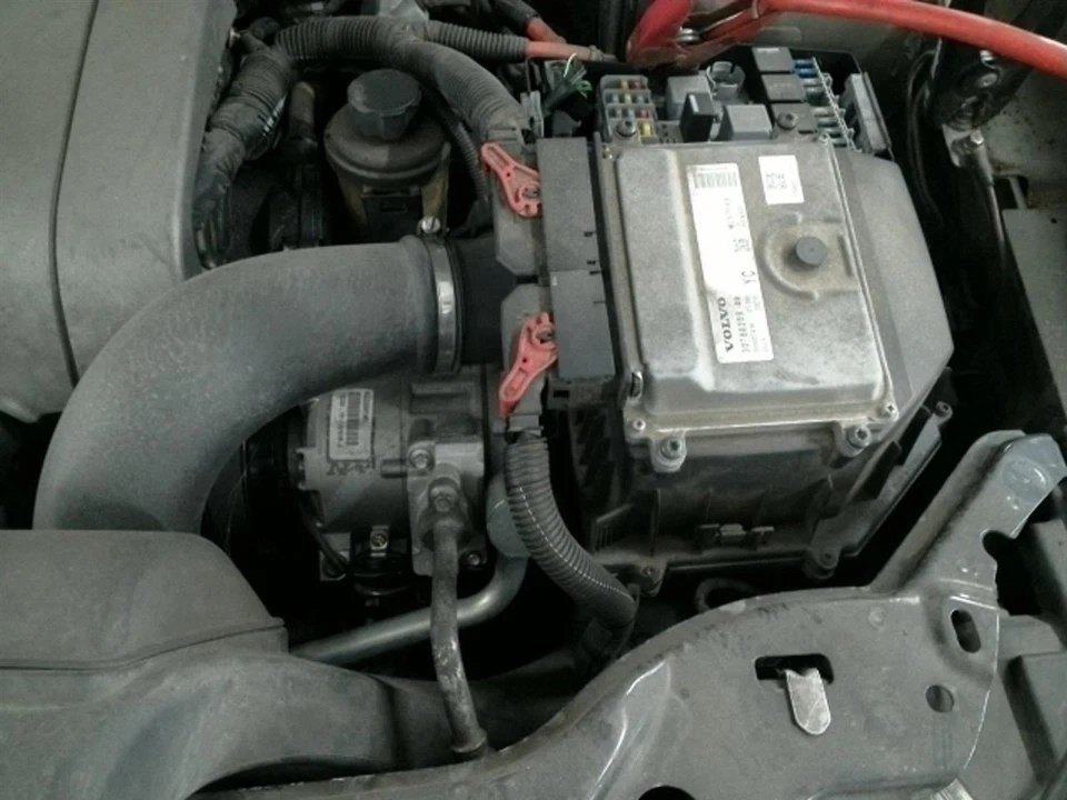 Air Cleaner 6 Cylinder Fits 07-14 VOLVO XC90 104852254 - Image 1 of 4