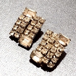 Vintage Mid Century Prong Set Clear Rhinestone Clip Earrings - Picture 1 of 6