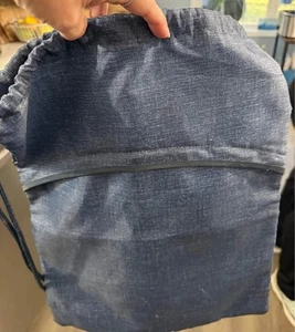 einunddreißig Signature Collection Tasche mit Kordelzug in Marineblau. NEU - Bild 1 von 4