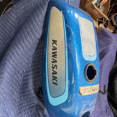 Kawasaki H1 500 1971 tanque de gasolina triple material Foto 1 de 4