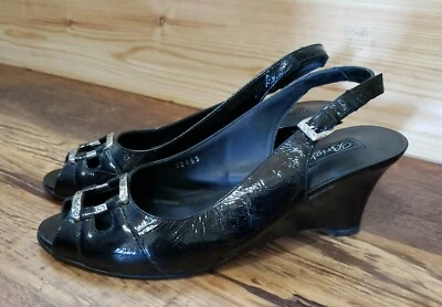 ZAPATOS DE TACÓN DE CUÑA DE CUERO NEGRO BRIGHTON NAPOLI HEBILLA PLATEADA TALLA 9N Foto 1 de 4