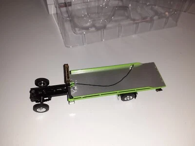 1/64 Lime Green Rollback Tow Truck For Custom Build SpecCast - Image 1 of 4