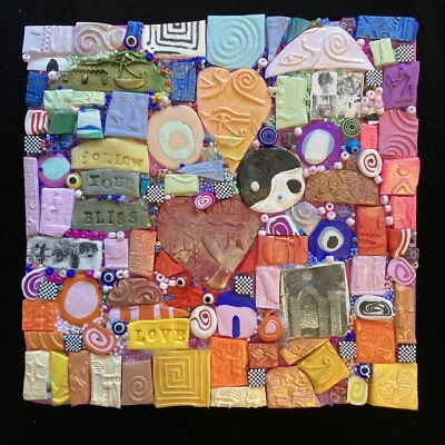 Caja del tesoro de arcilla polimérica hecha a mano sigue tu felicidad “8” con bisagras Foto 1 de 4