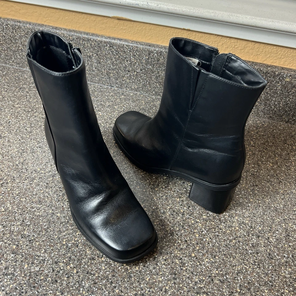 Botas Naturalizer Mujer 5 M Cuero Negro Cómodas Informales Sobre el Tobillo Cremallera Tacón Foto 1 de 4