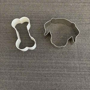 Menge 2 Metall Hund Gesicht & Knochen Ausstechformen - Bild 1 von 3