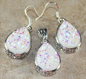 SILVER Vintage Style White Rainbow Titanium Druzy Pendant & Earrings Set WP10701 - Bild 1 von 1
