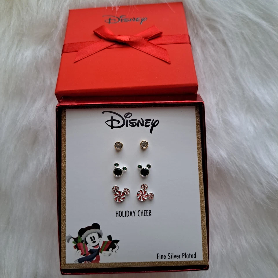 Disney Navidad Vacaciones Minnie Mouse Trío Pendientes Juego de Tachuelas Tis The Season  Foto 1 de 4