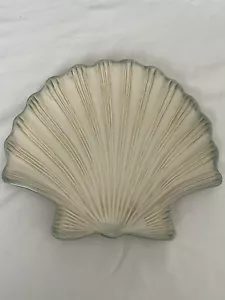 Shoreline Collection Scallop Shell Salad or Dessert Plate Homestudio Blue Trim - Picture 1 of 4
