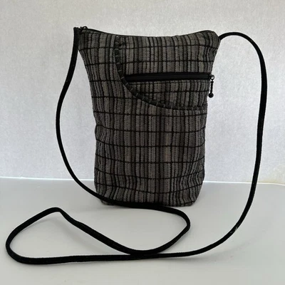 Cartera cruzada pequeña multicolor Maruca. Handmade Boulder Co. Bolsillos Foto 1 de 4