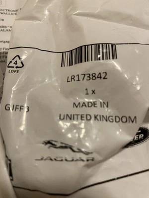 New GENUINE Land Rover Lug Nuts - LR173842 - LR068126 - Set Of 4!!!!! - Image 1 of 4