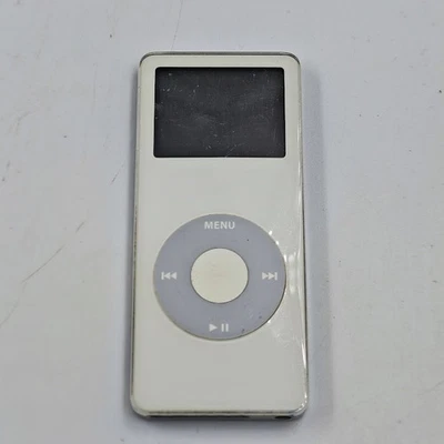Apple Ipod A1137 4GB Weiß - Aktiv, Gebraucht, Ohne Original Verpackung - Bild 1 von 4