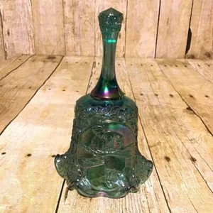 Campana artesanal de abeto verde Fenton Cape Cod carnaval - Imagen 1 de 7