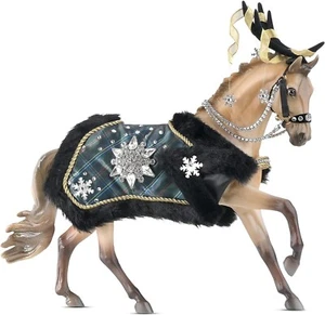 BREYER HIGHLANDER 2023 HOLIDAY CHRISTMAS HORSE  TRADITIONAL WARMBLOOD BUCKSKIN - Picture 1 of 2