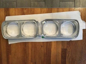 Plymouth Roadrunner, MOPAR Headlamp Bezels 2 Piece Set 1969 - Picture 1 of 12