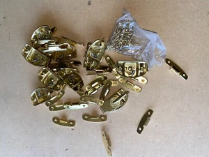 Lot of 25 sets, table locks, brass sash locks for furniture, cabinets, etc. - Picture 1 of 2