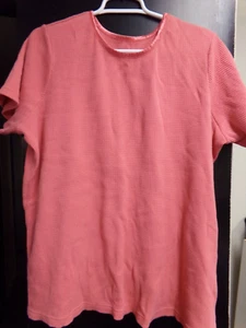 WOMEN'S  1X waffle weave tee. Salmon color. satin trim on neck line. - Picture 1 of 7