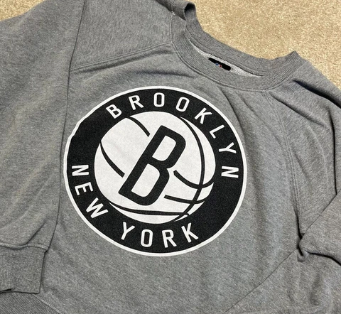 Brooklyn Nets Sweater Women Medium Adult Gray Pullover NBA Basketball Cover