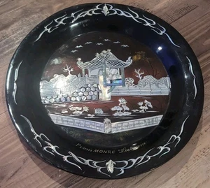 Vintage Asian Black Laquer Plate w/Mother of Pearl Inlay 11-3/4” - Vietnam - Picture 1 of 8