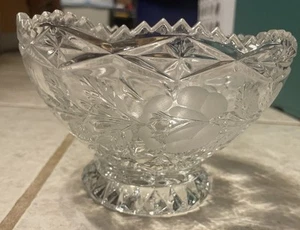 Vintage Lausitzer Glas 24% Lead Crystal Footed Bowl, 4” Tall, 6 1/4” Wide - Picture 1 of 9
