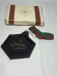 Nuevo En Caja 1990 Avon 1876 Colección Cape Cod Vidrio Rojo Rubí Adorno de Navidad - Imagen 1 de 6