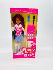 Barbie 1995, Phone Fun Skipper fabriqué en Indonésie NRFB** - Foto 1 di 9