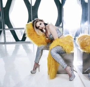 Envoltura de piel sintética amarilla talla L - Imagen 1 de 8