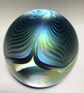 STUART ABELMAN 30F2 SIGNED ART GLASS 2000 Iridescent Blue 2.5" Paperweight - Picture 1 of 23
