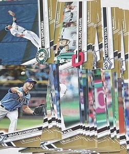 2017 Topps Gold Parallel Singles /2017 - Series 1 & 2  Pick From Drop Menu