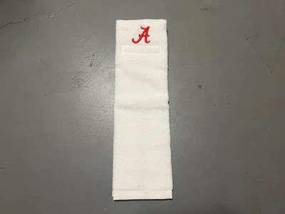 Alabama Crimson Tide Team Emesso Giocatore Bianco Esclusivo Gioco Asciugamano Calcio - Immagine 1 di 4