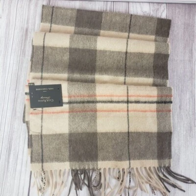 Bufanda de cachemir color tostado con flecos a cuadros Club Room para hombre Foto 1 de 4