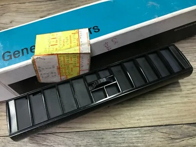 1982 82 BUICK CENTURY NOS GM CENTER DASH A/C VENT 25500231 - Image 1 of 3