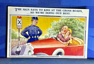 Reg Maurice Motoring Comic Postkarte 1938 MG Sportwagen Kreuzung Straßen Schild Kuss - Bild 1 von 2