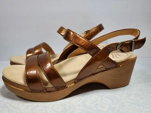 Dansko Surraya Sandalen Slingback Bronze Leder Größe 40 9,5-10 US Keilabsatz - Bild 1 von 7