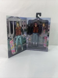 Neca Zurück in die Zukunft Teil II 2 ULTIMATE MARTY MCFLY Film Figur Hover Board - Bild 1 von 10