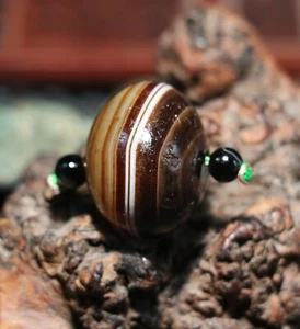 Magic Energy Tibetan Top Old Agate Natural Silkworm Lines Abacus dzi Bead Amulet - Picture 1 of 6