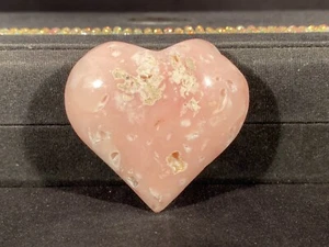 Rare Peruvian Pink Opal Heart, 48 Grams, (Inner Peace/Heart Chakra) - Bild 1 von 9