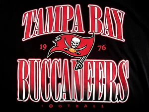 Tampa Bay Buccaneers NFL Team Apparel Football T-Shirt Size SM - Picture 1 of 4