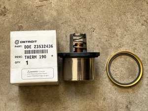 Genuine OEM DETROIT DIESEL DDE 23532436 - Thermostat Kit -  190 degree New - Picture 1 of 7