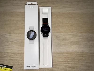 Samsung Galaxy Watch 7 - Wi-Fi + Bluetooth + LTE - 44mm - SM-L310  FOR PARTS - Image 1 of 4
