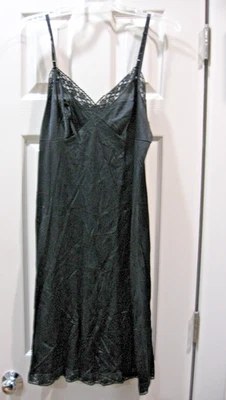 Vanity Fair полный скольжения размер 36 24» черный нейлон с кружевной кромки и лиф - Изображение 1 из 4