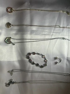 Kinder buntes Kostüm Schmuck Set Mix 5 Halsketten, 1 Armband, 1 Hello Kitty Spüle - Bild 1 von 8