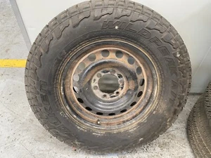 TOYOTA HILUX STEEL RIM AND TYRE 265/70R17 (ONLY ONE WHEEL) - Picture 1 of 9