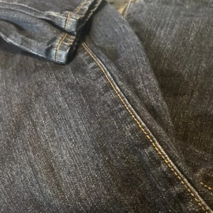 Old Navy Boy's Straight Leg Non-Stretch Denim Jeans size 8 Slim in Dark Wash - Picture 1 of 1