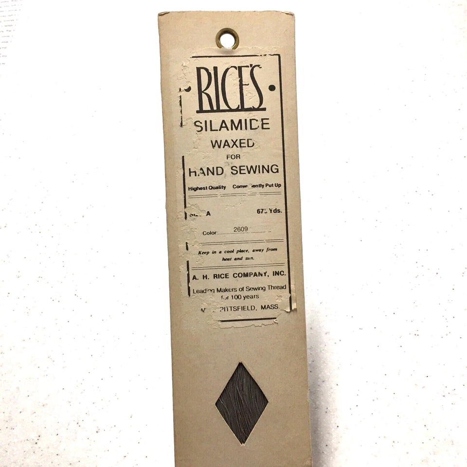 Rice's Waxed Silamide Hand Sewing Thread Skein 675 Yds Gray Silver #2609 Size A - Image 1 of 3