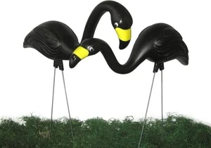 NEW PAIR VINTAGE BLACK FLAMINGO LAWN ORNAMENTS ZOMBIE HALLOWEEN LAWN ART - Picture 1 of 11