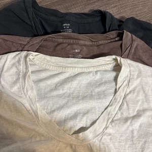 AERIE 3er Set T-Shirts mit V-Ausschnitt Damen Gr. M " - Bild 1 von 4